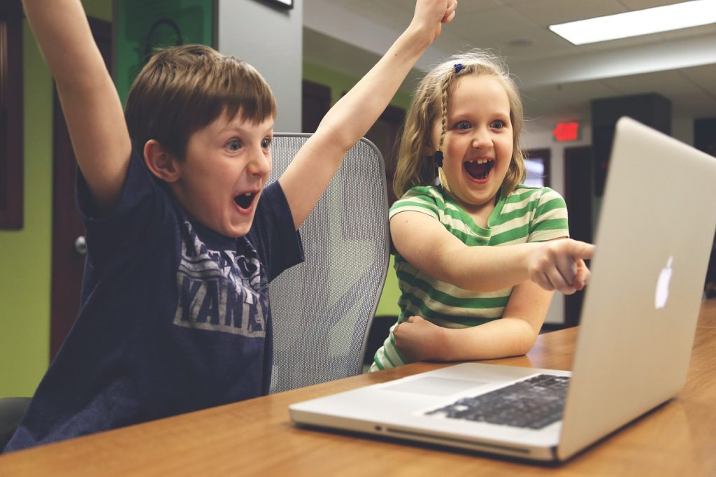 Homeschooling para Autismo: Desbravando um Caminho Personalizado para o Aprendizado e o Florescimento