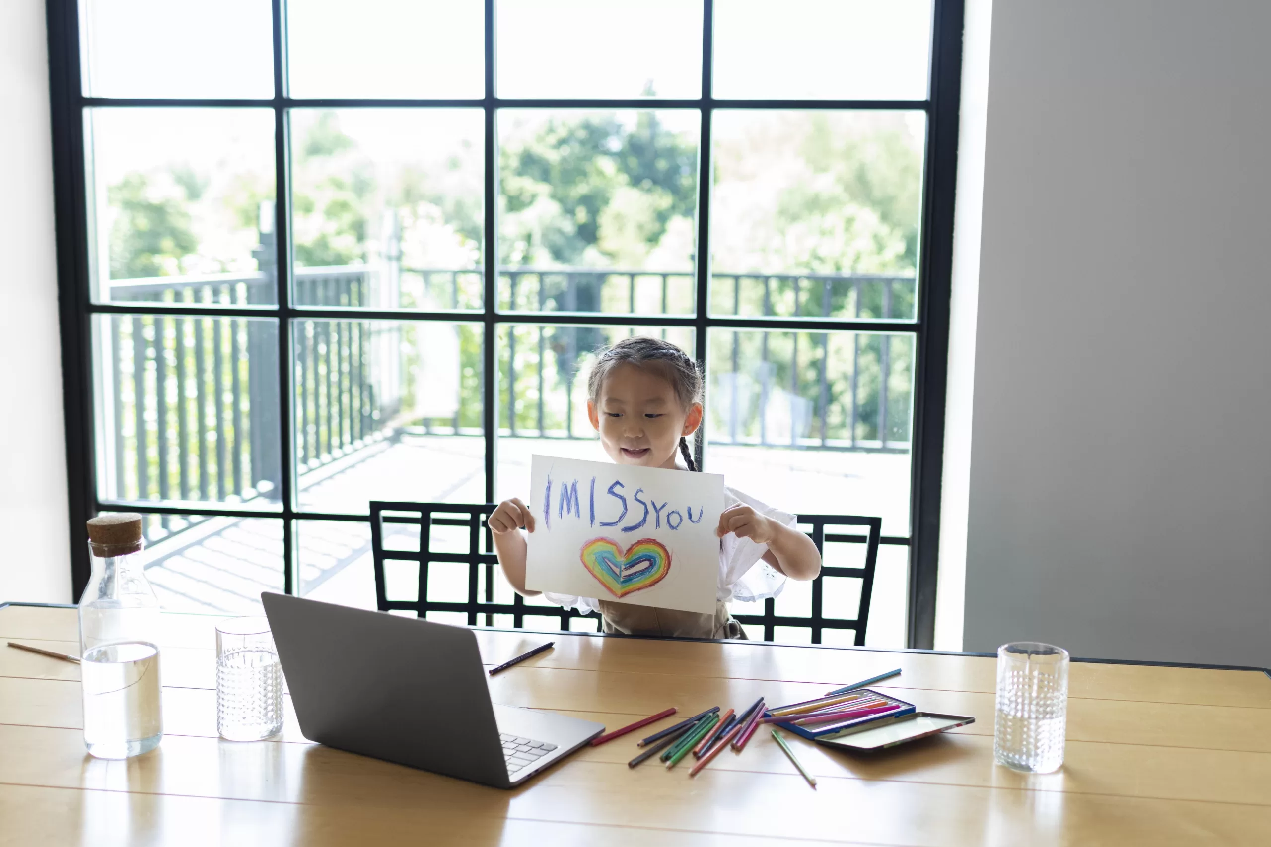 Ambiente Seguro e Calmo no Homeschooling para NEE: Criando um Espaço de Aprendizado Ideal para Sensibilidades.